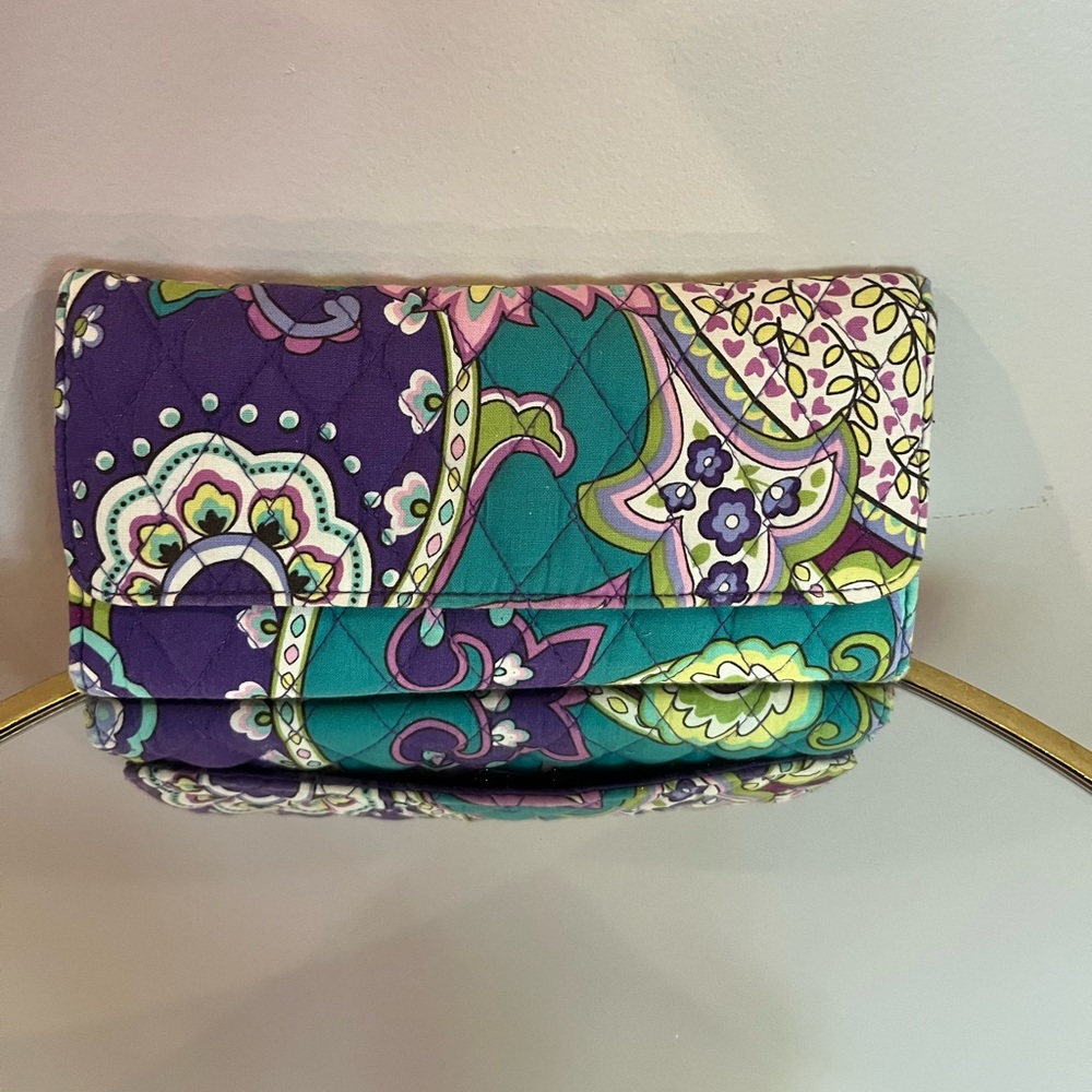 MARKDOWN ❄️ Vera Bradley large trifold wallet - great condition